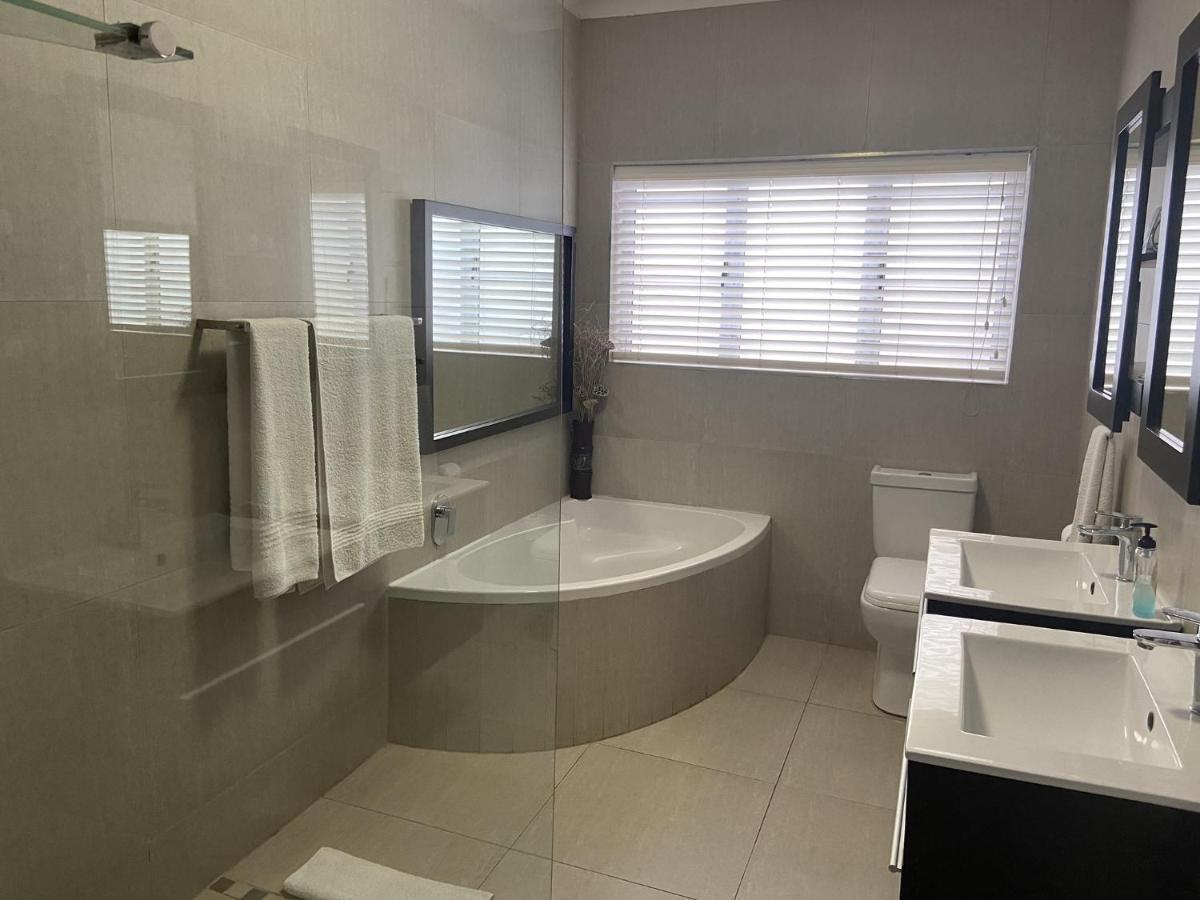 Flamingo Rocks Bed & Breakfast Durban Bagian luar foto
