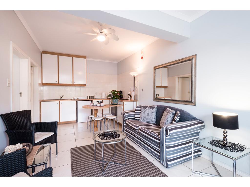 Flamingo Rocks Bed & Breakfast Durban Bagian luar foto